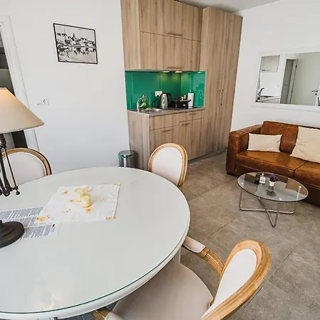 Downtown Luxury Apartments With Hot Tub Vodice Exterior photo