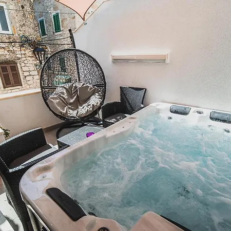 Downtown Luxury Apartments With Hot Tub Vodice Exterior photo