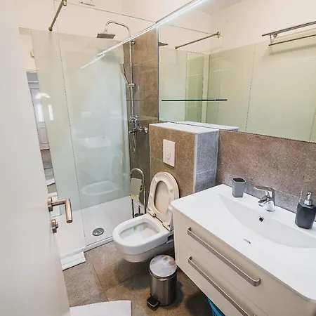 Downtown Luxury Apartments With Hot Tub Vodice Exterior photo