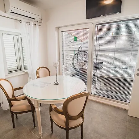 Downtown Luxury Apartments With Hot Tub Vodice Exterior photo