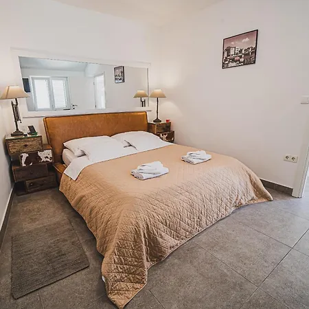Downtown Luxury Apartments With Hot Tub Vodice Room photo