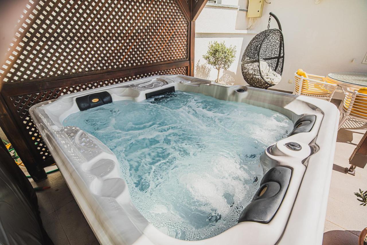 Downtown Luxury With Hot Tub Vodice