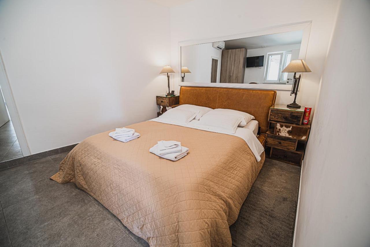 Downtown Luxury With Hot Tub Apartment Vodice