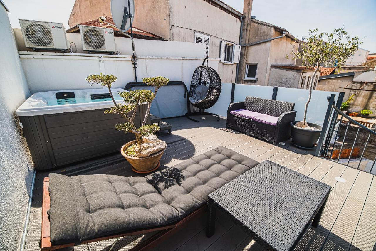 Downtown Luxury With Hot Tub Vodice