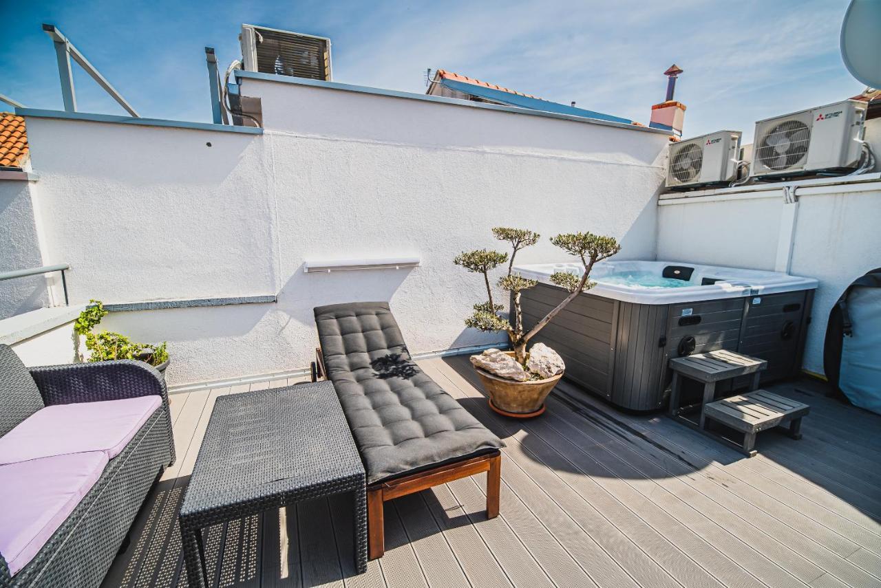 Downtown Luxury With Hot Tub Apartmán Vodice