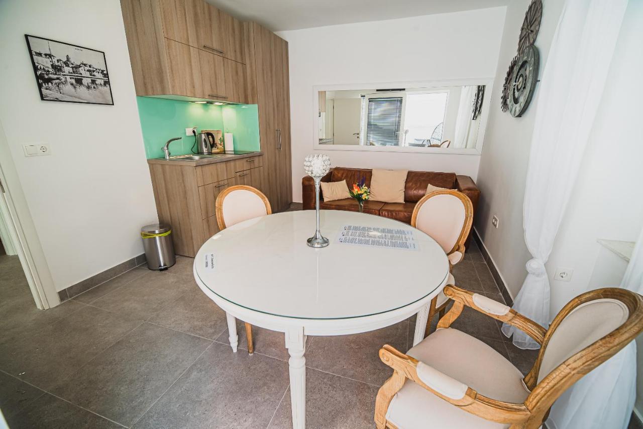 Apartment Downtown Luxury With Hot Tub *