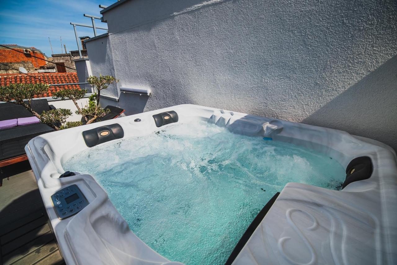 Apartment Downtown Luxury With Hot Tub Vodice