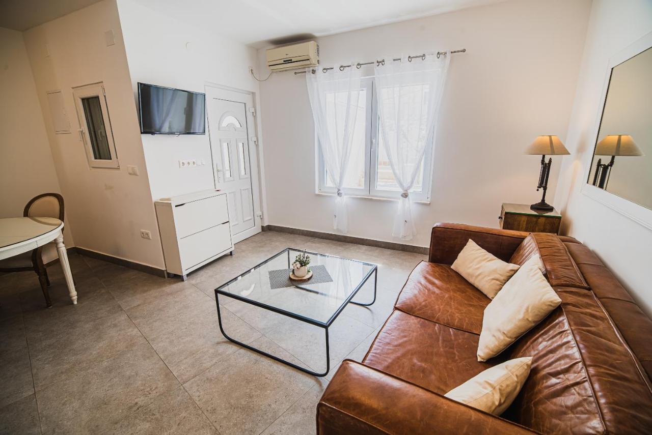Downtown Luxury With Hot Tub Apartment *