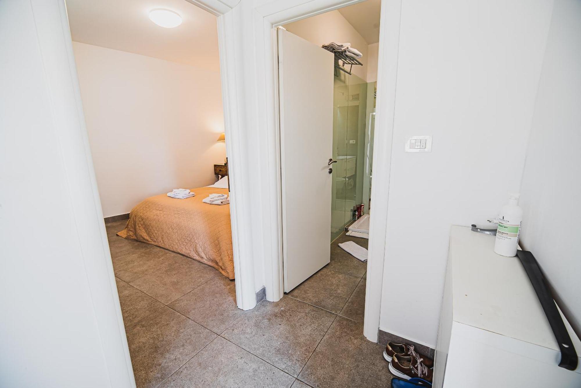 Downtown Luxury With Hot Tub Apartment *