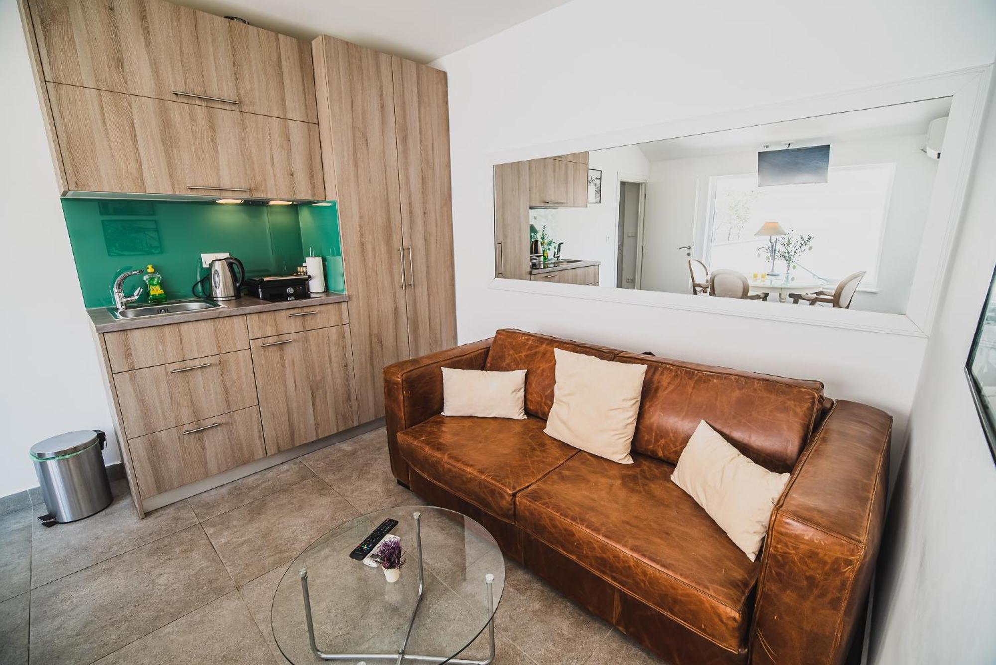 Downtown Luxury With Hot Tub Apartment *