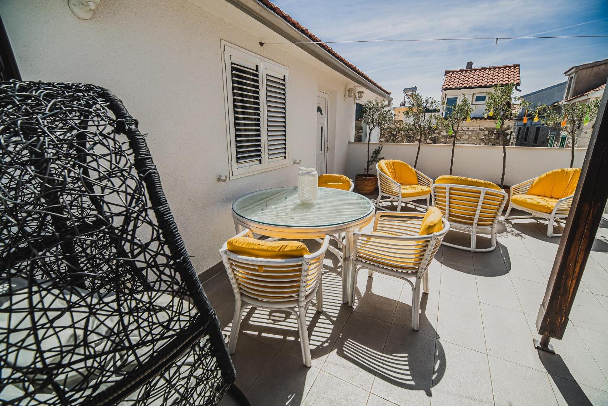 Apartment Downtown Luxury With Hot Tub *