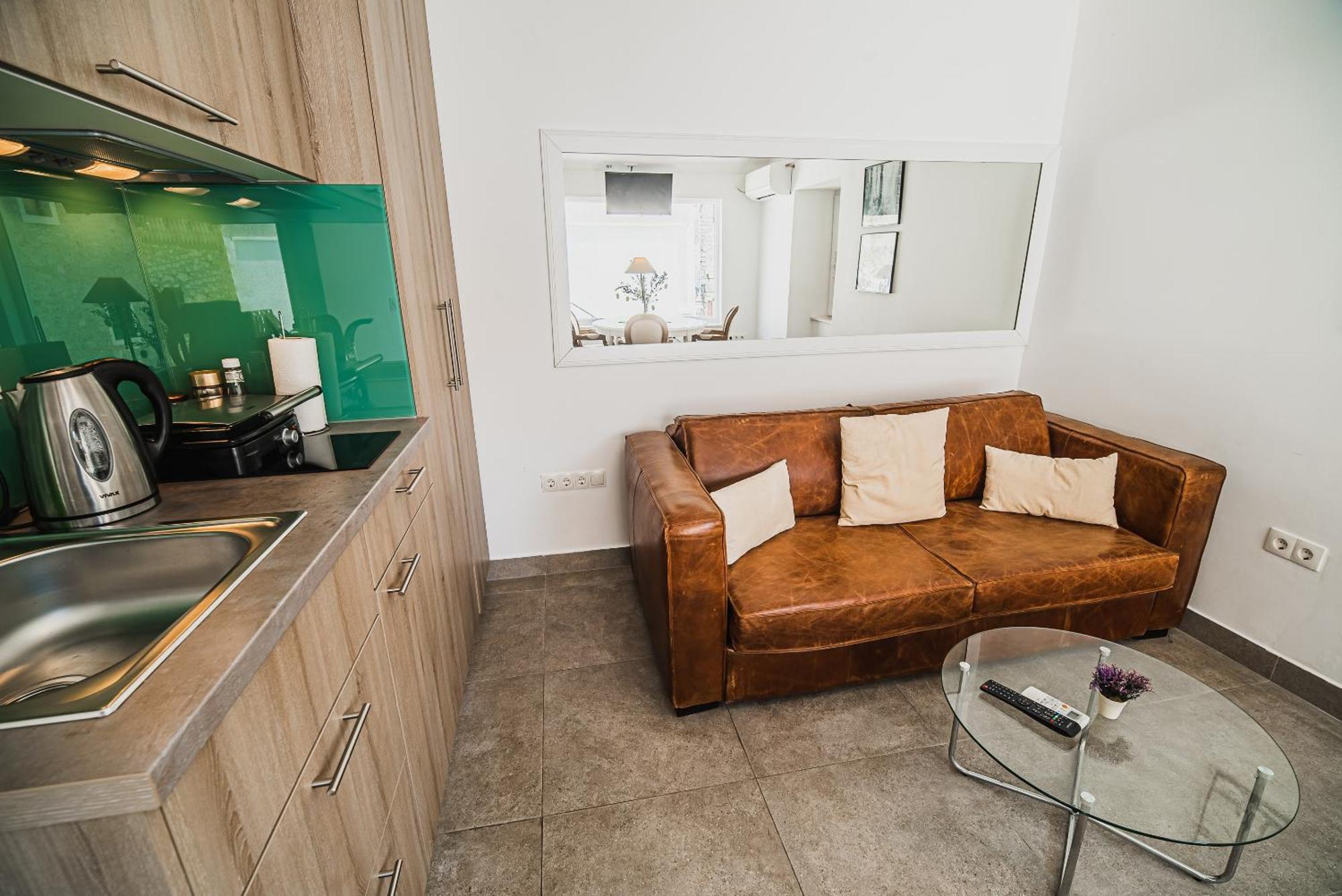 Downtown Luxury With Hot Tub Vodice