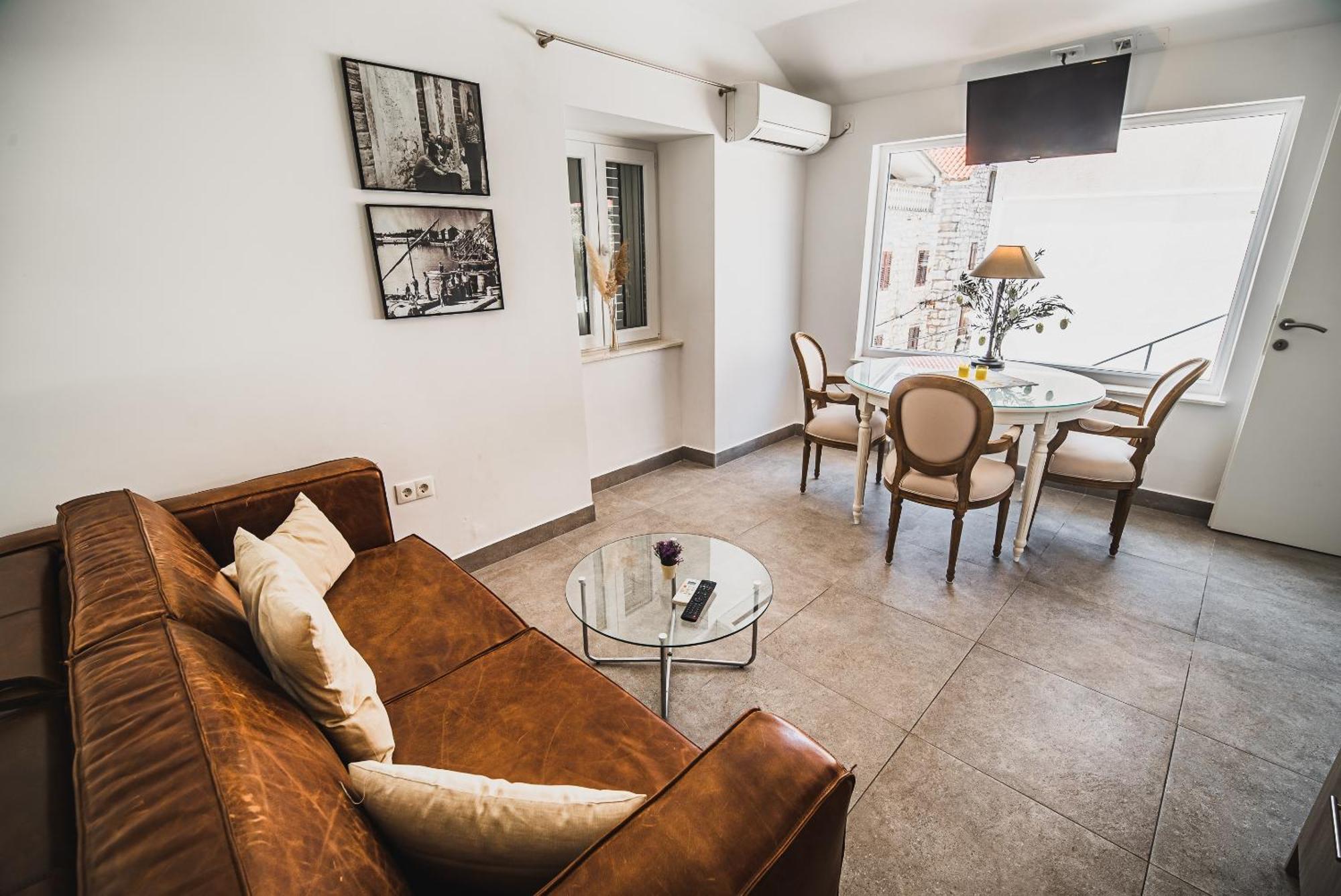 Downtown Luxury With Hot Tub * Vodice
