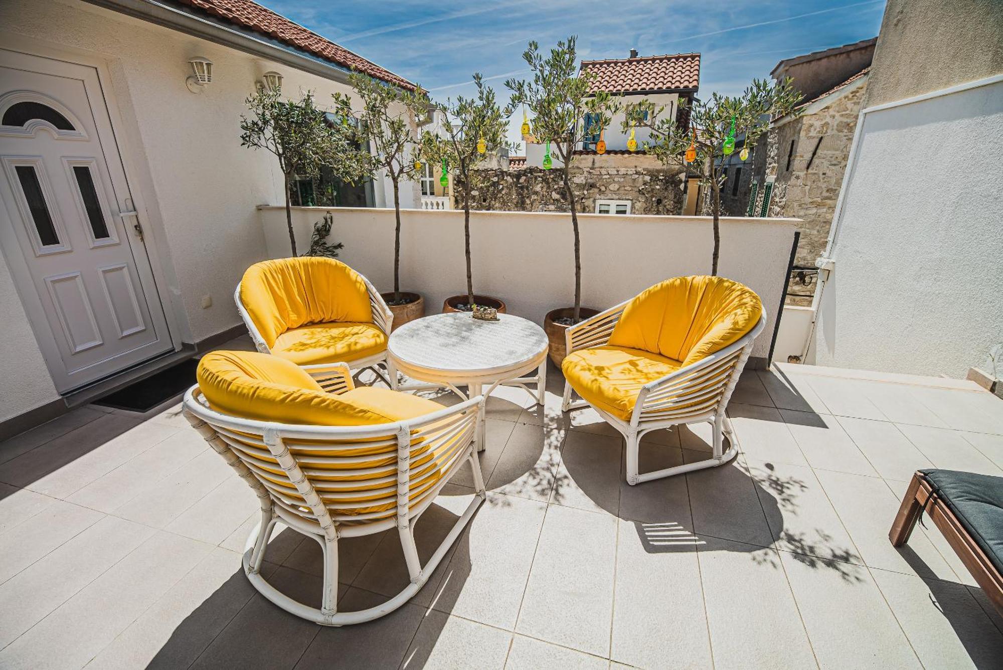 Downtown Luxury With Hot Tub Apartment Vodice